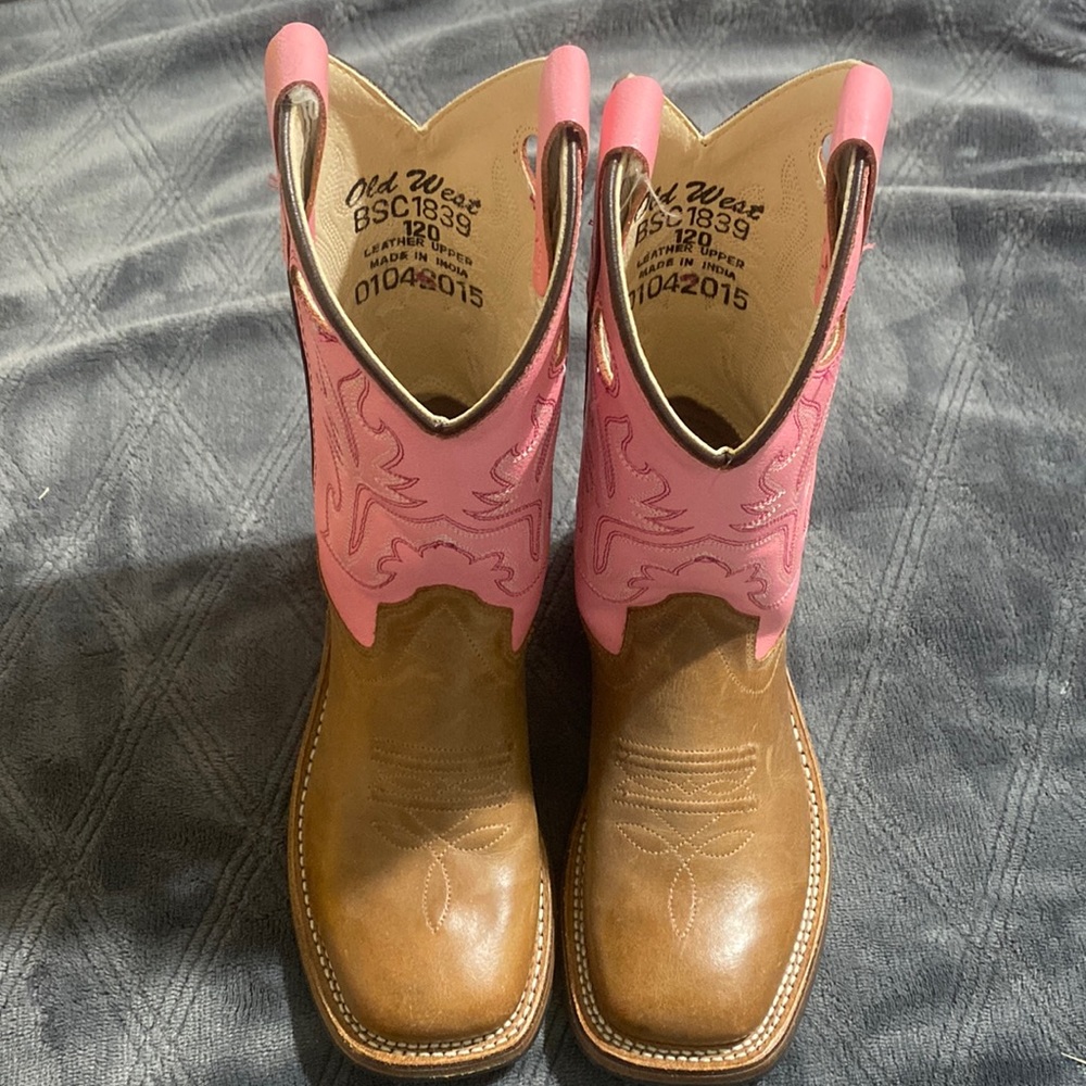 Girls pink boots from Mexico